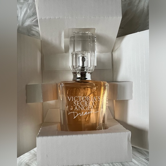 Victoria Secret Angel Dream perfume - Picture 2 of 7